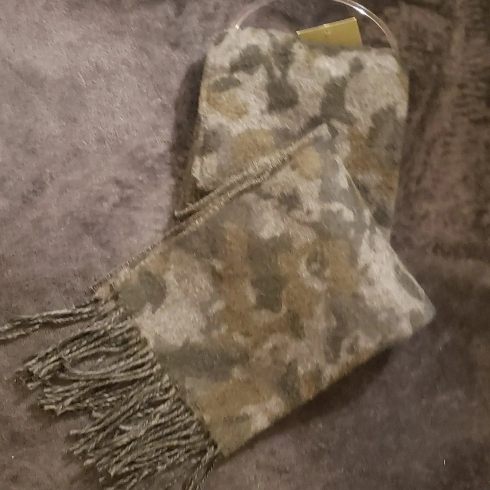 NWT Goodfellow & Co Mens Camouflage Olive Green Grey Scarf